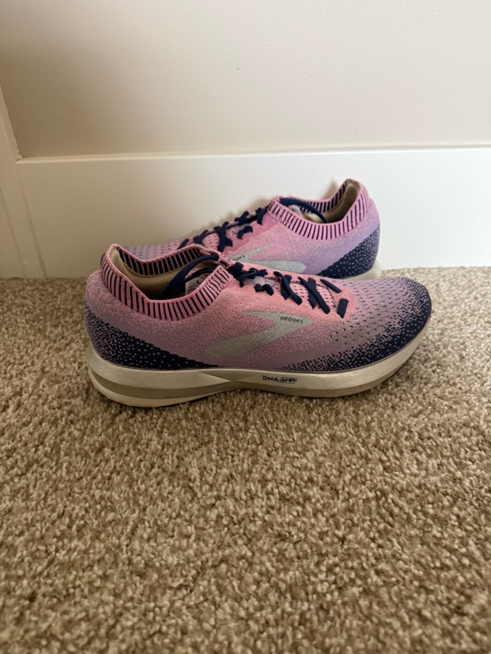 Brooks Levitate 2- Pink/Purple